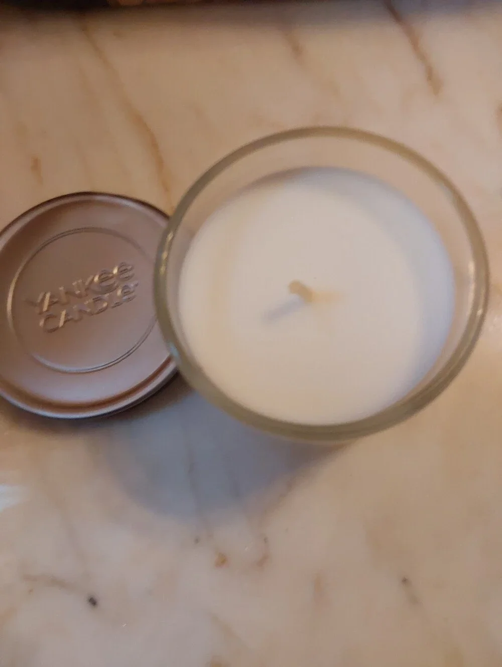 NWT Yankee Candle, White Spruce And Grapefruit, In Glass Container